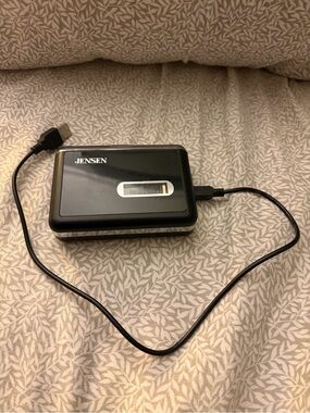 Jensen Black Portable Cassette-to-Digital Converter